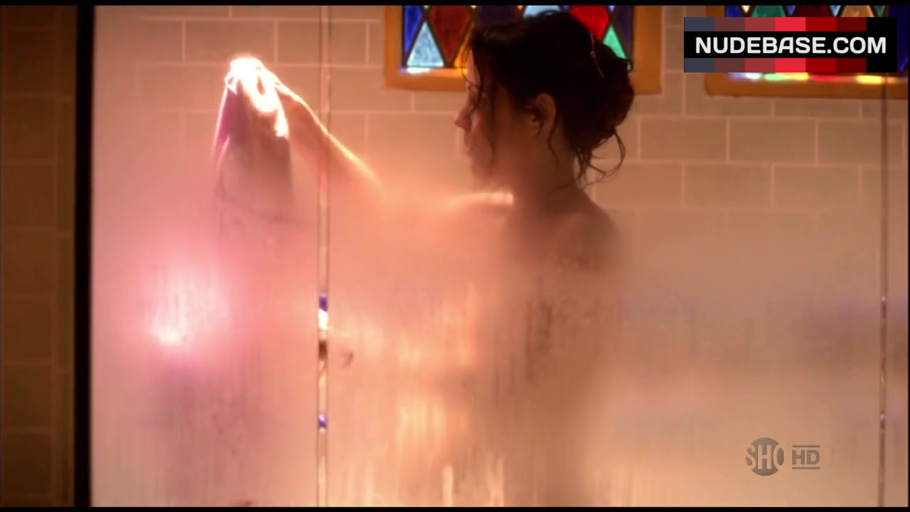 6. Pregnant Mary-Louise Parker in Shower - Weeds.