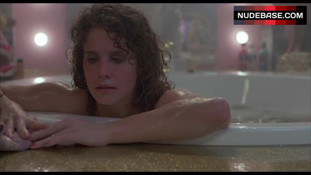 Nancy Travis Nude in Hot Tub – Married To The Mob (0:20) | NudeBase.com