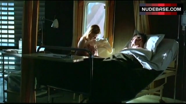 Sarah polley boobs