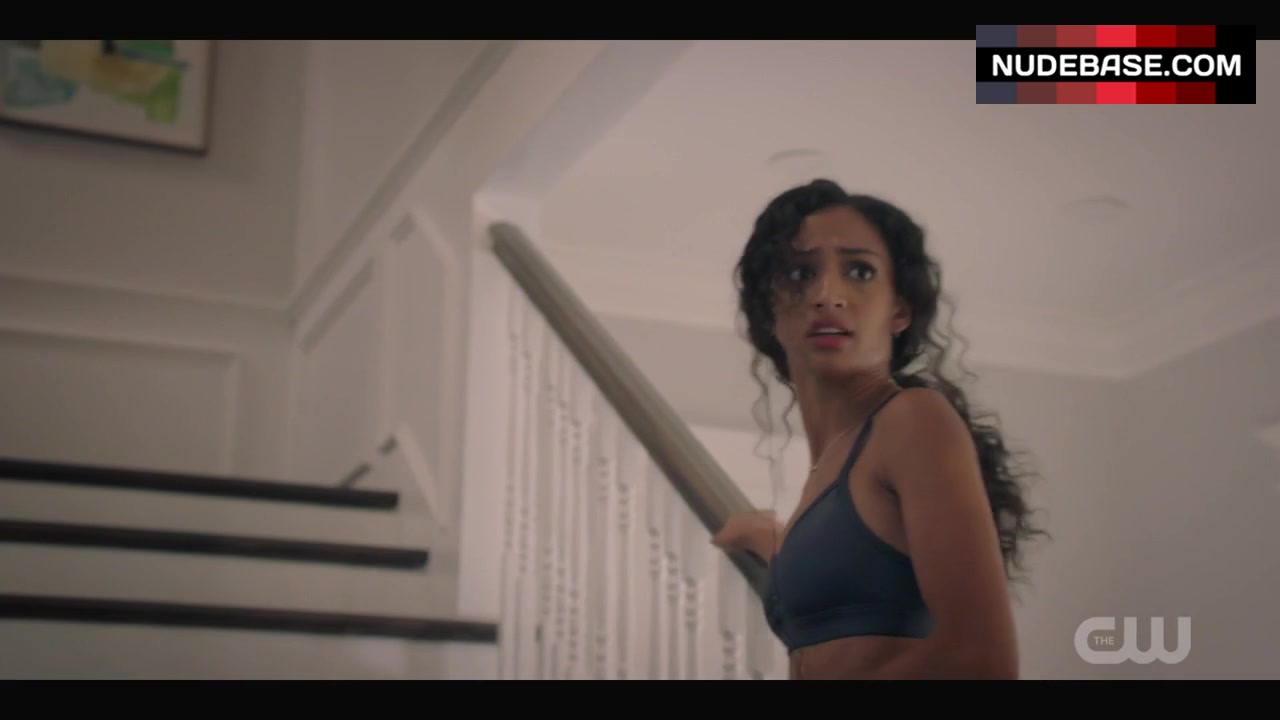 Samantha Logan Hot – All American (0:19) | NudeBase.com