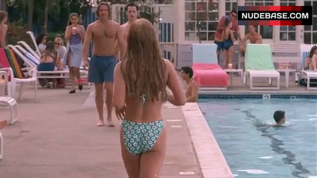Christine Taylor Brady Bunch Porn Fakes - Christine Taylor in Bikini â€“ A Very Brady Sequel (0:37) | NudeBase.com